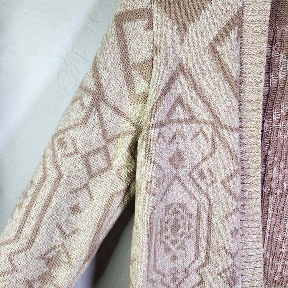 Roxy Southwestern Aztec Print Tan Cardigan Sweater Size Small - Picture 3 of 6